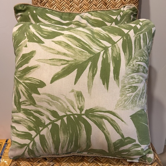 PIER 1 Cockatoo Embroidered Tropical Palm Leaf Indoor Outdoor Pillow 18” X 18” - Picture 6 of 15